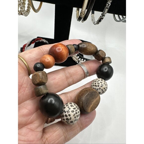 Mixed Lot 14 Bracelets Wood Faux Pearl Shell Plastic Leather Gold Silver Tone - Picture 14 of 16